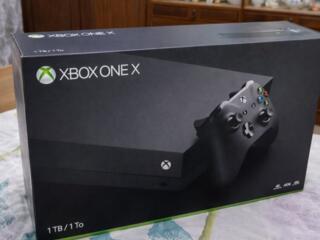 Продам X-Box One X в хорошем состоянии