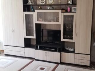 ПРОДАМ СТЕНКУ Б/У В ЗАЛ