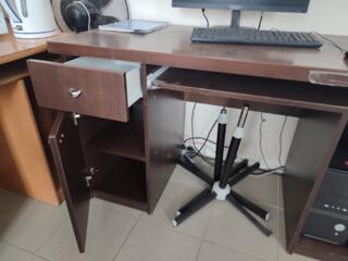 Продам столы для компа Б. У. недорого а также есть и монитры б. у.