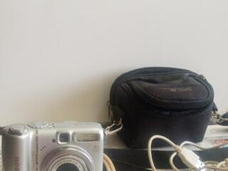 Polaroid 600 PLUS One Step Flash Camera