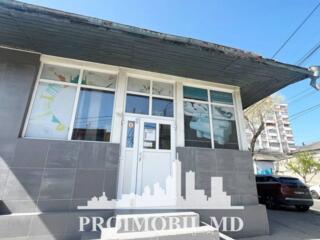 Se oferă spre chirie spațiu comercial, amplasat în sect. Centru, str. 