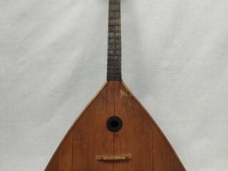 Винтажная балалайка — оригинал, дерево