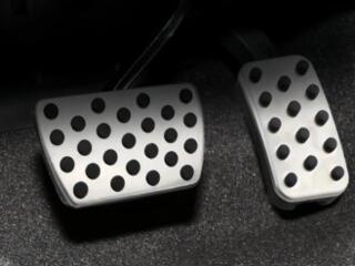 Новые накладки на педали