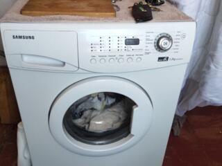Стиральная машина samsung 5.2 кг Цена 1600.