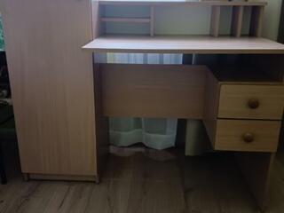 Письменный стол со стулом, б/у