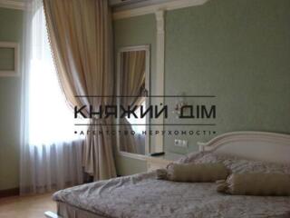 Задається шикарна 1-к квартира студіо в центрі міста за адресою: вул. 