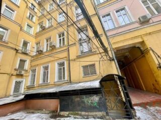 Предлагается к продаже 2-комнатная квартира в историческом центре ...