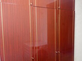 Продам недорого шкаф