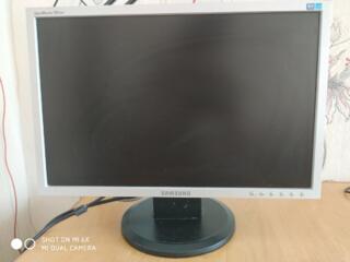 Монитор Samsung
