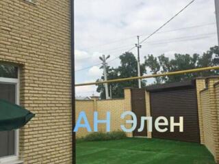 Фасадный дом в лесках