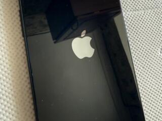 Продаю iPhone 13