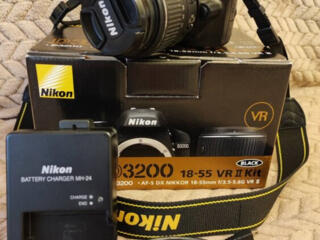 Продам зеркальный фотоаппарат Nikon D3200 в идеальном состоянии.