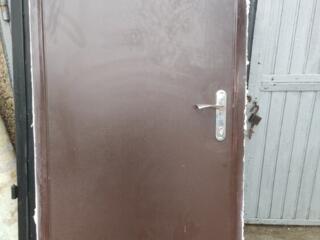 Двери железные и деревянные