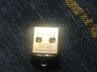 Продам чип-накопитель Sandisk 32gb