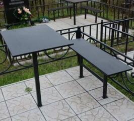 Стол 400 руб скамья 400 руб оградка возможна установка Есть два компле