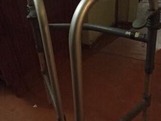 Продам ходунки б/у