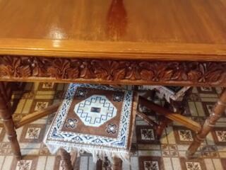 Стол с 4 табуретками