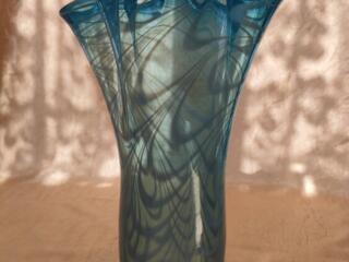 Ваза стеклянная цветная, большая, без дефектов