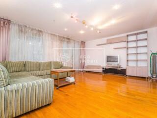 Se dă în chirie apartament în sectorul Buiucani cu amplasare reușită .