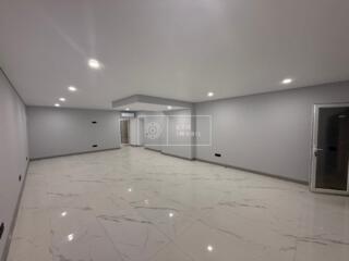 Se oferă spre chirie spațiu comercial în sectorul Botanica, pe str. ..