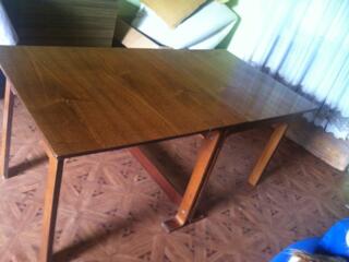 Куплю СТОЛ КНИЖКУ предлагайте варианты