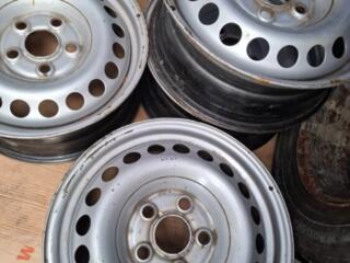 se Vinde 4 Discuri de la t5 t6 r16 la pret de 250 lei bucata