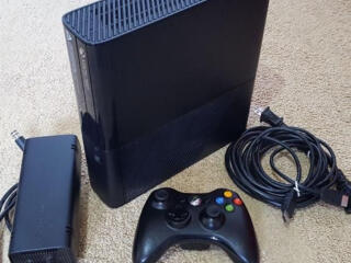 Продам XBOX 360S