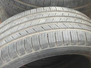 Продам всесезонные шины MICHELIN 215/55R17 (4 шт. )
