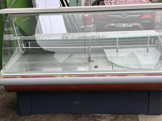 Холодильная витрина