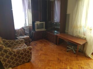 Сдаётся 1-комнатная квартира, Ботаника, семейной паре.