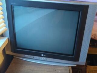 Продам новый телевизор "LG" и телевизор малазийской сборки "SHARP"