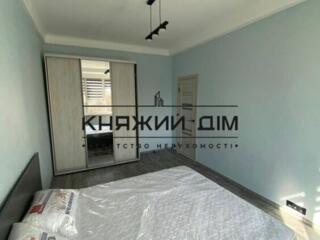 2-х кімнатна ,площа : 45/27/10 кв.м. 6/7 поверхового будинку ,є ліфт .