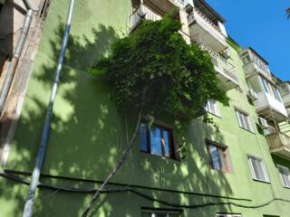 Предлагаются к продаже две комнаты в коммунальной квартире. Комнаты ..