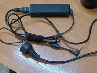 Продам зарядное устройство для ноутбука Lenovo в отличном состоянии!