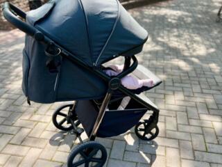 Продам прогулочную коляску