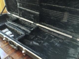 Кейс для бас гитары 150долларов усилитель литель звука 120 долларов