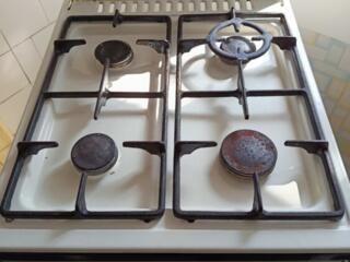 Продам газ плиту Б/У в отличном состоянии 450р.