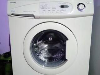 Продам стиральную машину-автомат "Самсунг" на 6кг. Работает отлично.