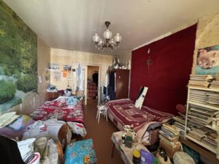 В продаже просторная квартира в центре Таирова с балконом и лоджией. .