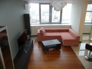 Оренда 3-х к. кв. студіо з терасою в ЖК Паркове місто, по вул. ...