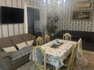 Пентхаус, элитная просторная квартира в два уровня возле парка Победы