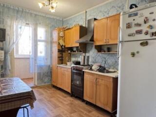 Продам 3-комн квартиру на Ак. Королева/Овен