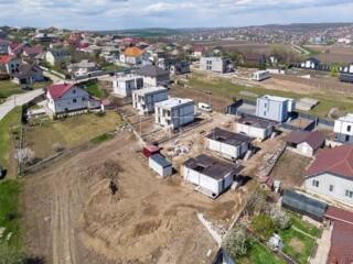 Spre vănzare casă stil Hi-Tech în 3 nivele, amplasată într-o zonă ...