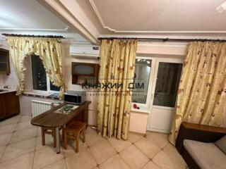 Здається в оренду затишна трикімнатна квартира у Дніпровському районі 