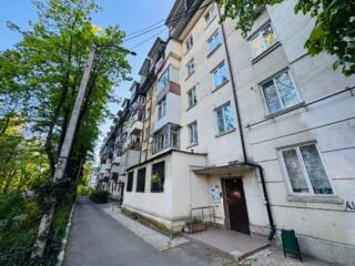 Sec. Riscani, str. Alecu Russo. Parc. 1 cameră + living de tip Mansard
