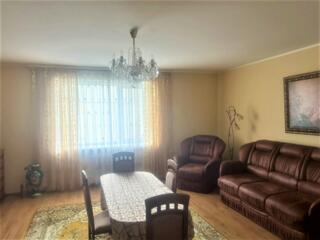 Продам 3хкомнатную квартиру с кап. ремо в центре в новом кирпичном доме