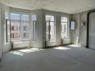 Продается квартира свободной планировки, в новом элитном доме, ...