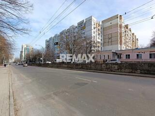 Apartament Ideal pentru Familie – 3 Camere Separate, 71 m², Botanica, 