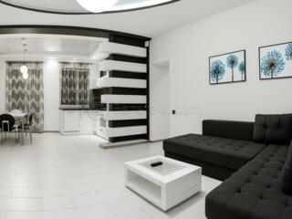 Код: 328. Дизайнерская квартира с тремя спальнями в Аркадии.