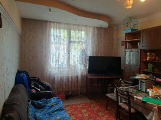Продается 2-к. кв. в бывш. общежитии, 1/2 эт. (Центр) $ 21000 (Торг)